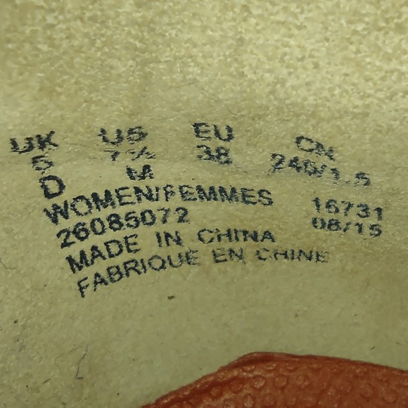 Clarks Artisan Unstructured Brown Leather Button Accent Slip On Loafers 7.5M - Picture 8 of 10